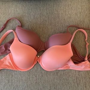 Bundle of Victoria’s Secret bras
